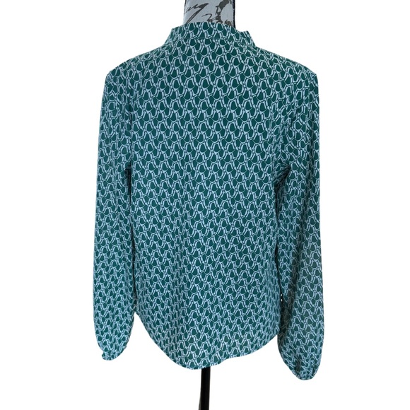 💚 SHEIN Green Geometric Print Blouse 👚 Size Small - Picture 6 of 9